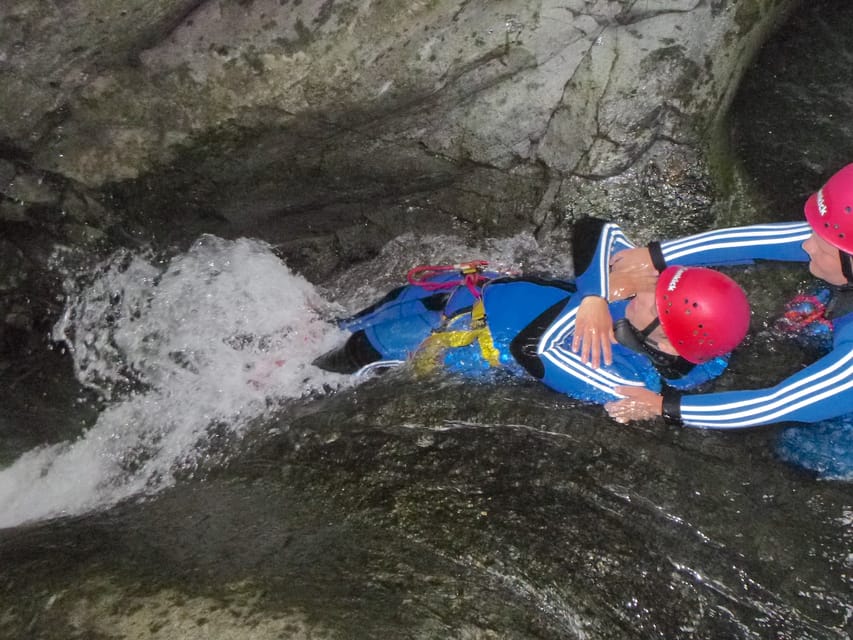 Ötztal: Obere Auerklamm Canyoning Tour for Beginners - Getting ready at the Outdoorzentrum
