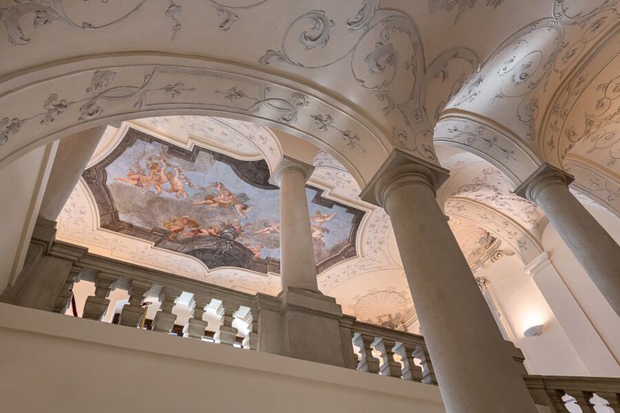 Palais Lobkowitz Audio Guide Tour - Why the audio format works here