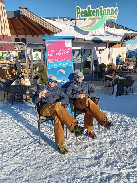 Paragliding Tandem Flight - Meeting at the Mayrhofen lift area