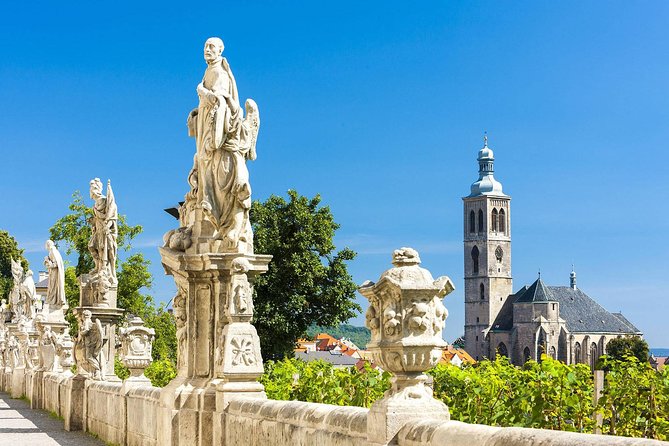 Prague-Vienna One-Way Sightseeing Day Tour - A full day with a possible evening arrival