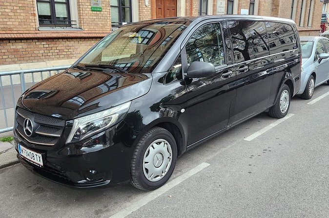 Private airport transfer in Vienna for up to 8 people in minibus - Comfort, communication, and service style