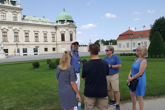 Private Belvedere Palace and Museum Tour - Private touring compared with going alone