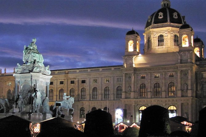 Private Christmas Markets Walking Tour Vienna - Crossing the old center to St. Stephen’s Cathedral