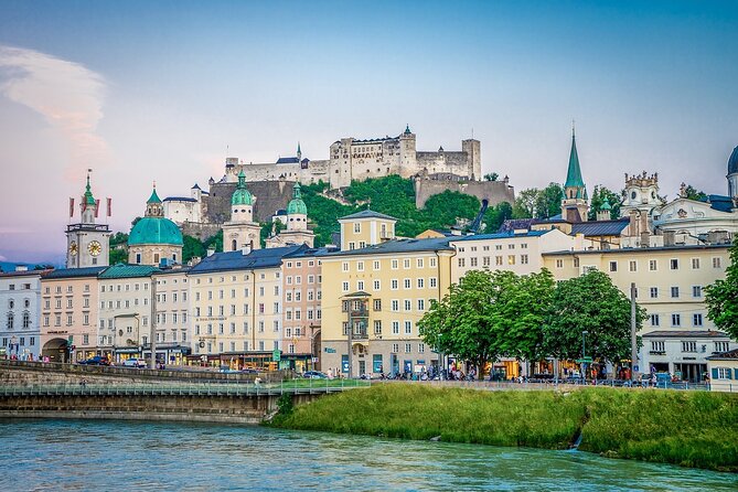 Private Day Tour of Hallstatt and Salzburg from Vienna - Traunsee: a quick look at Salzkammergut scenery