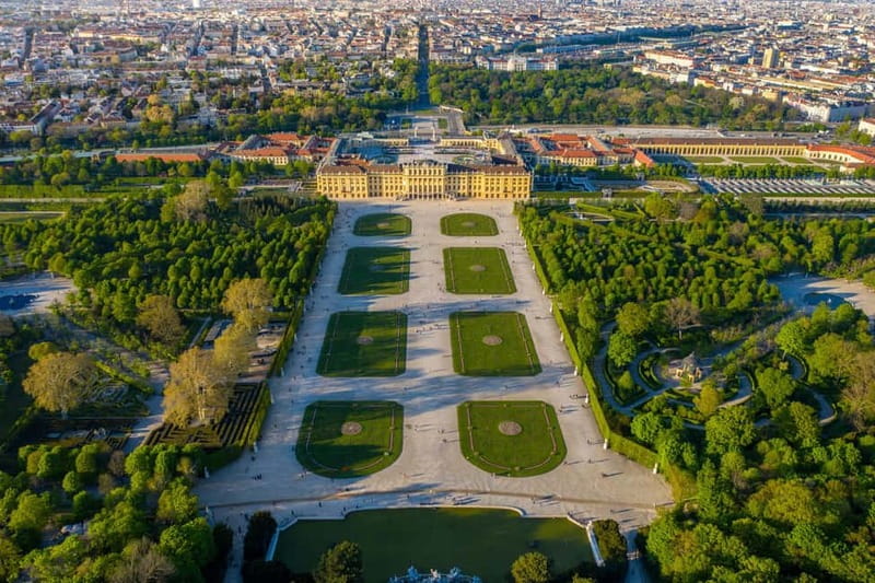 Private day trip: Budapest > Bratislava & Vienna, in English - The people who will enjoy this day most