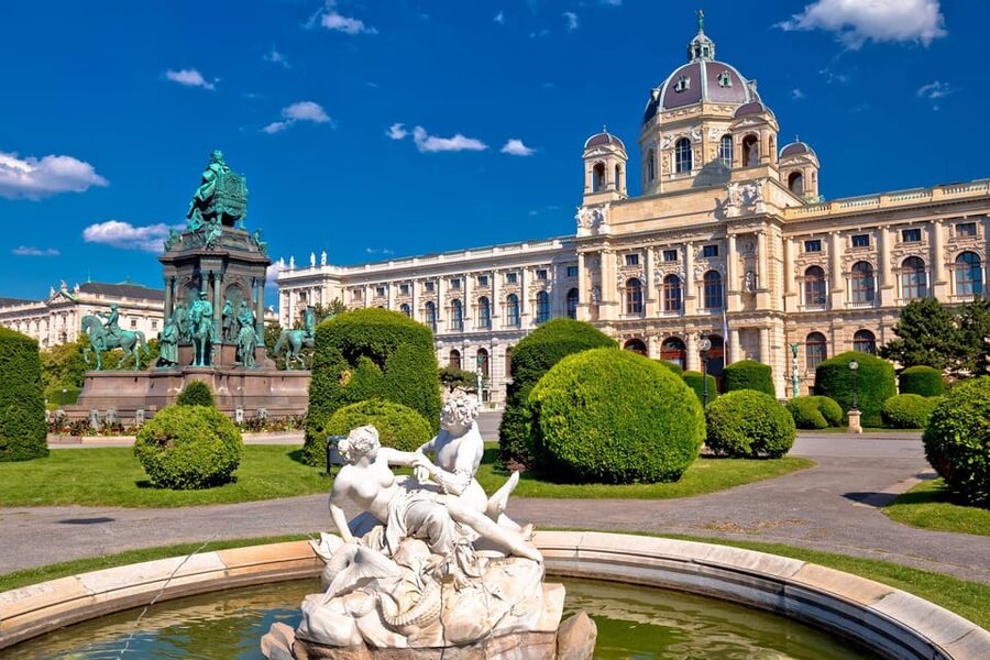 Private day trip from Budapest to Vienna and back - First look at Vienna’s grand center