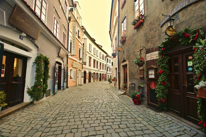 Private day trip from Linz to Cesky Krumlov and back - Booking details and cancellation