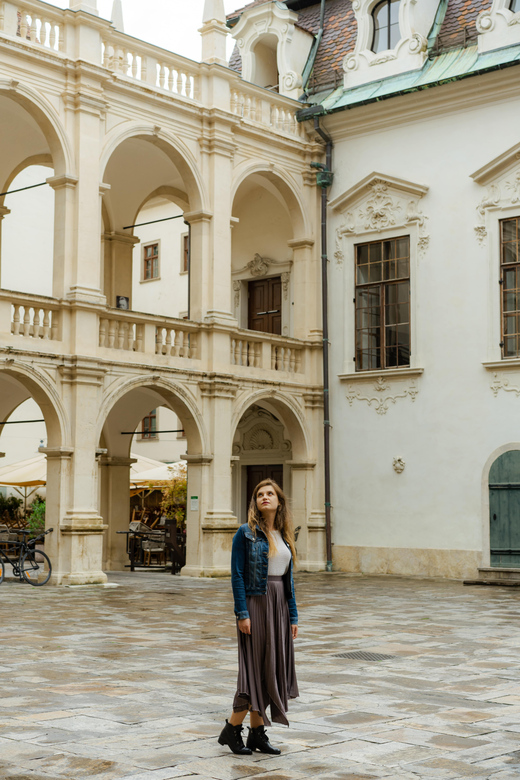 Private Photoshoot Walk Old Town of Graz - Starting at the Weikhard Clock in Hauptplatz