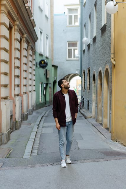 Private Photoshoot Walk Old Town of Graz - Posing help for natural photographs