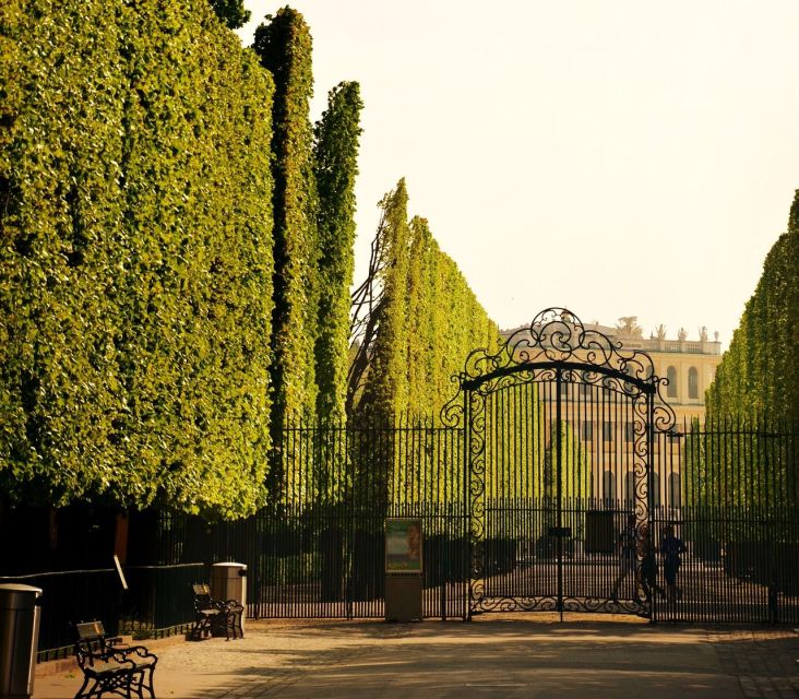 Private Schönbrunn Palace Tour: Entrance included - Important rules inside Schönbrunn