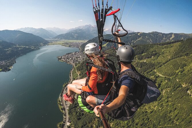 Private tandem flight Classic from the Schmittenhöhe in Zell am See - The view over Lake Zell and Hohe Tauern