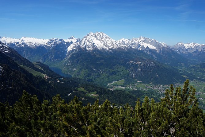 Private Tour: Eagle's Nest and Bavarian Alps Tour from Salzburg - Timing, pickup, and border details