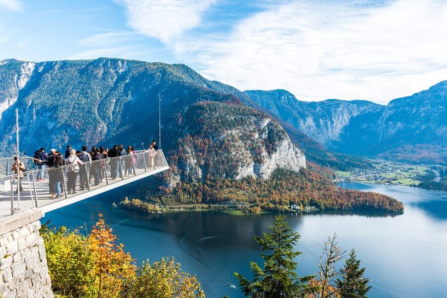 Private tour from Vienna to Hallstatt, Skywalk & Salt Mine - Hallstatt old town and Market Square