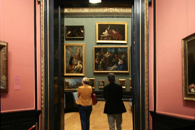 Private Tour of the Picture Gallery of the Fine Arts Museum VIenna (Kunsthistorisches Museum) with an Art Historian - Meeting Julie at Maria-Theresien-Platz