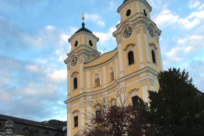 Private Tour The hills are alive: a tour to locations of the Sound of music film - Hellbrunn Palace and the famous Gazebo