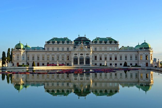 Private transfer from Salzburg to Vienna, 2 hours for sightseeing - Melk and Dürnstein fit the eastbound route better