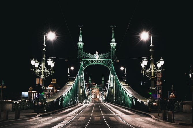 Private Transfer from Vienna to Budapest or Budapest to Vienna - A cross-border ride that can become a sightseeing day