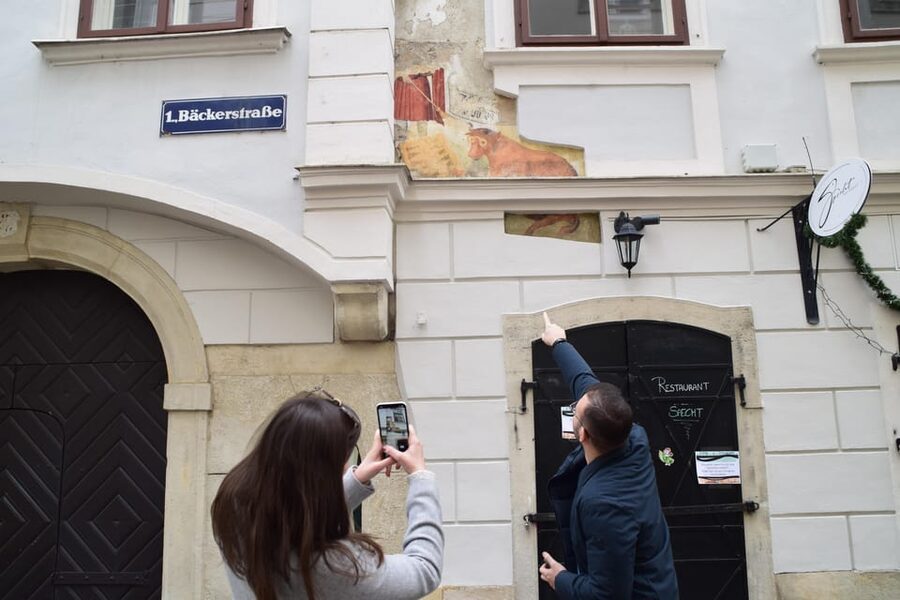 Riddle Tour: Explore the Hidden Gems of Vienna - From Schwedenplatz to Hoher Markt and Cafe Central