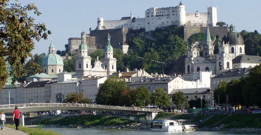Salzburg 2.5-Hour Walking Tour: Mozart, Old Town & More - Starting at Mirabell Palace and Makartplatz