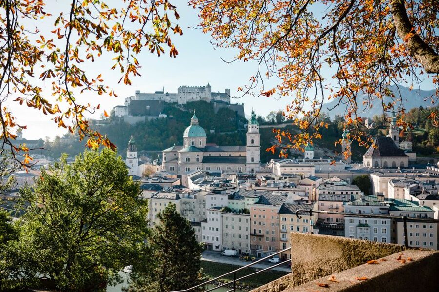 Salzburg: 2-Hour Guided Walking Tour with a Photographer - The 10-minute climb up Kapuzinerberg