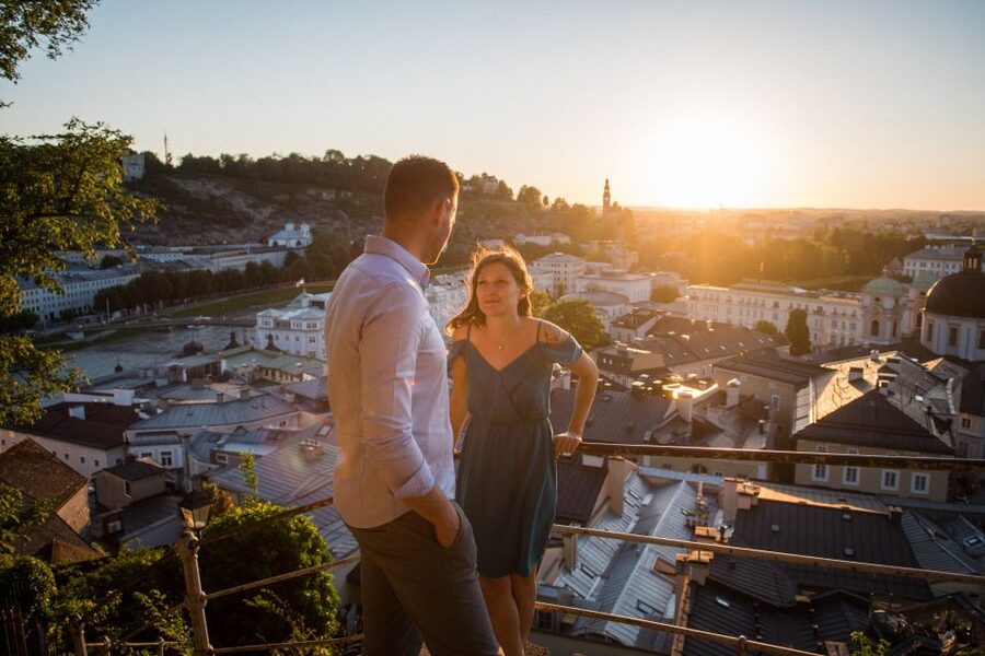 Salzburg: 2-Hour Guided Walking Tour with a Photographer - Down through Steingasse
