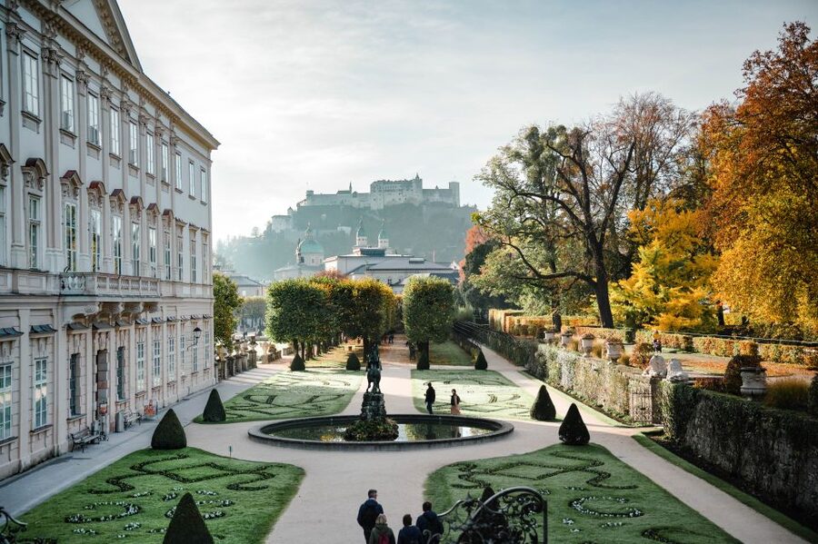 Salzburg: 2-Hour Guided Walking Tour with a Photographer - Who will get the most from this experience
