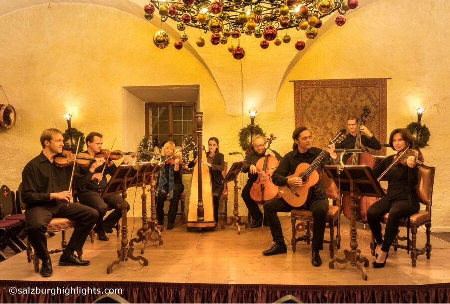 Salzburg: Christmas/Advent Concert at Fortress Hohensalzburg - The illuminated Christmas market sets the mood