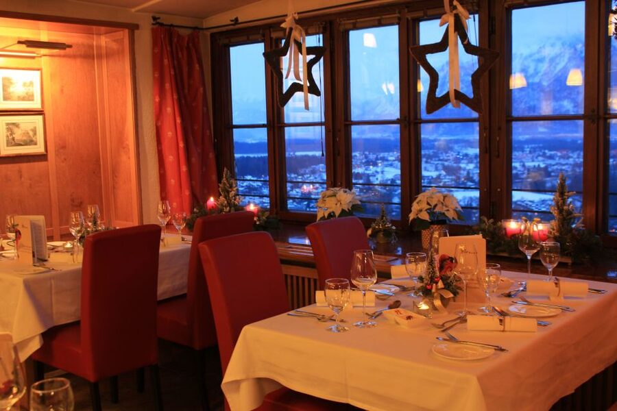 Salzburg: Christmas/Advent Concert & Dinner - A winter evening above Salzburg