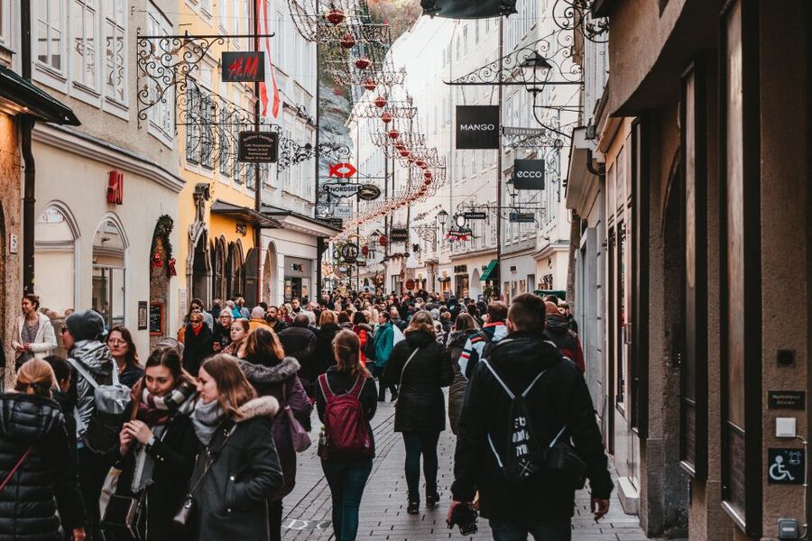Salzburg: Express Walk with a Local in 60 minutes - What the Local Perspective Really Adds