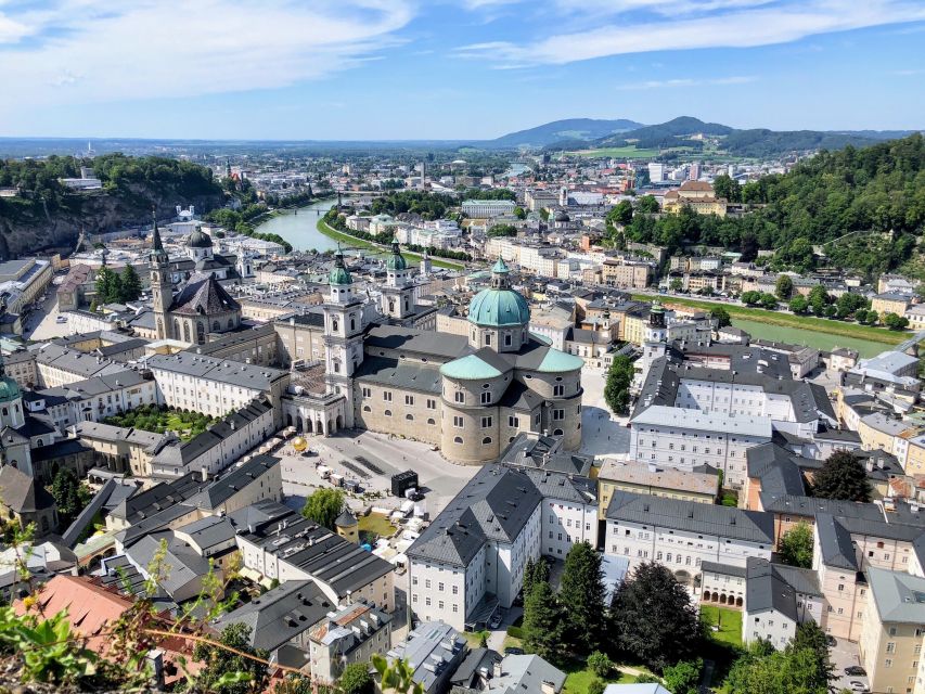 Salzburg: Express Walk with a Local in 60 minutes - Sixty Minutes, or Up to Ninety