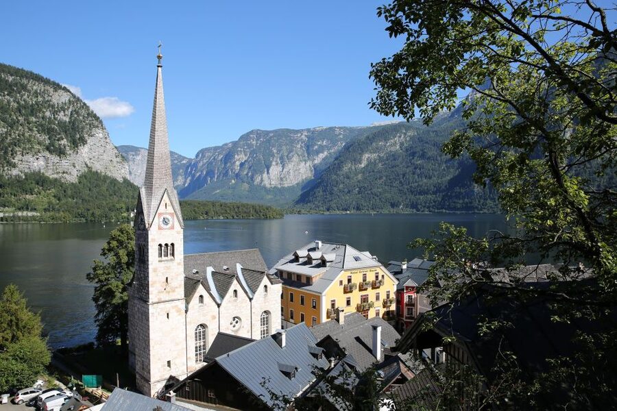 Salzburg: Hallstatt and Sound of Music Tour - The long-day question