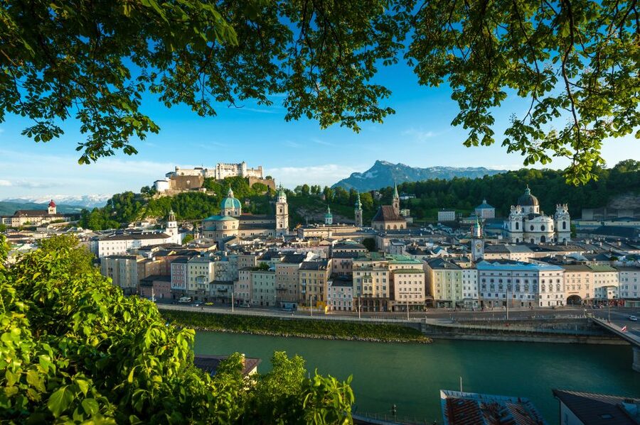 Salzburg: Hop-on Hop-off City Tour - The ten-stop Yellow Line route