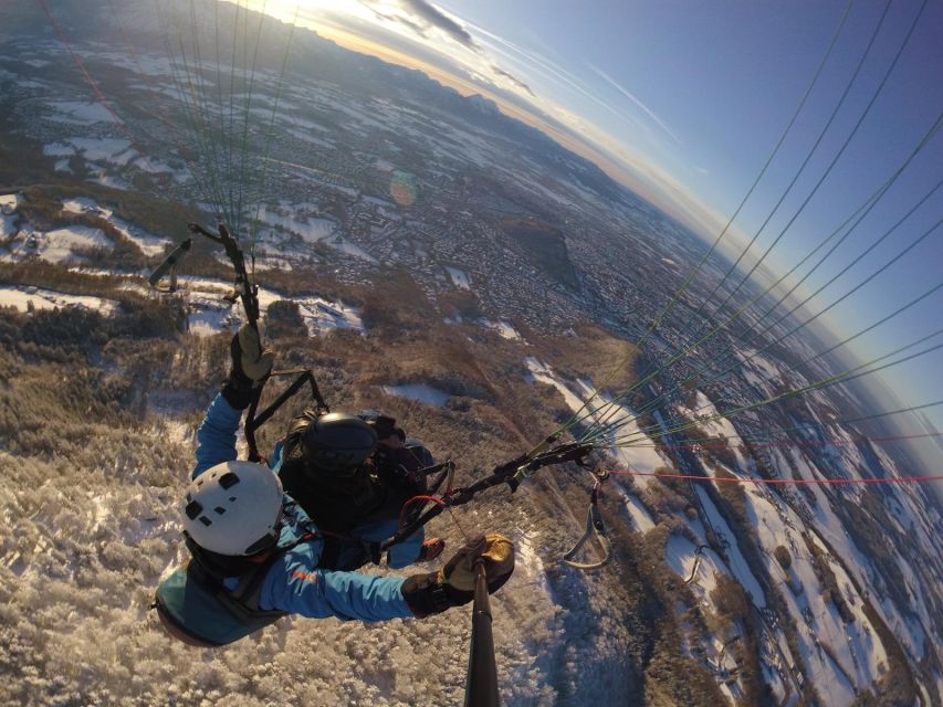 Salzburg like an eagle: tandem paragliding from Gaisberg - From bus stop to takeoff in about 15 minutes