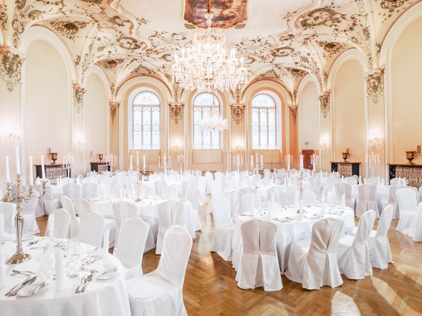 Salzburg: Mozart Concert with Dinner - Seating, comfort, and the Baroque Hall