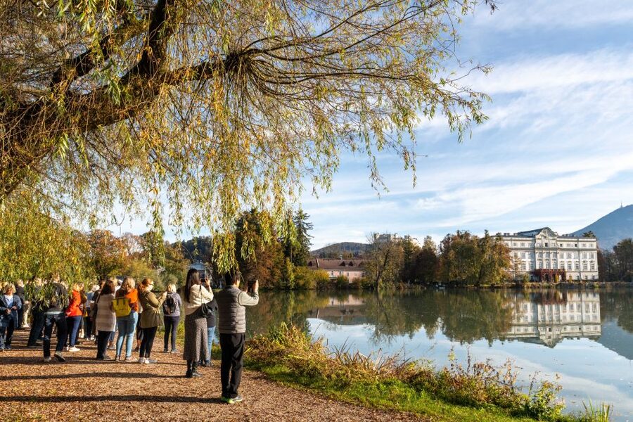 Salzburg: Original Sound of Music Tour - Mirabell Gardens after the coach returns