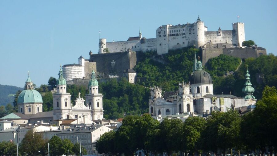 Salzburg Private Walking Tour - Getreidegasse and Mozart’s birthplace