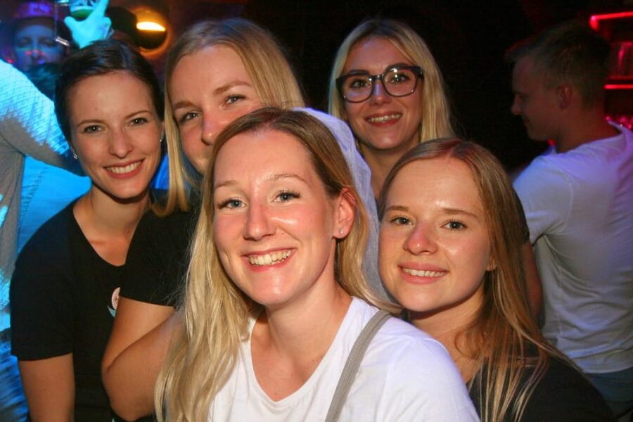 Salzburg: Pubcrawl Tour through best Bars and Clubs in Town - Key points to know before booking