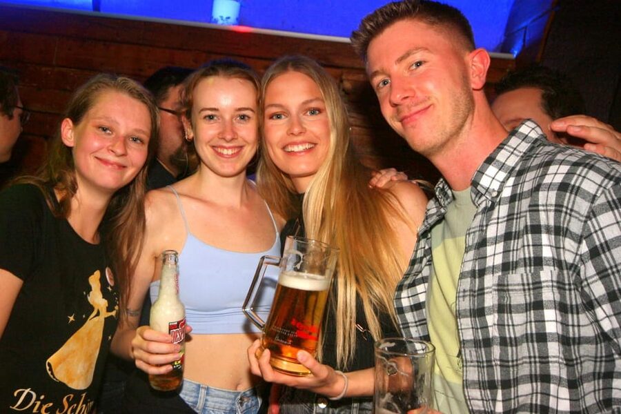 Salzburg: Pubcrawl Tour through best Bars and Clubs in Town - What kind of Salzburg night is this?