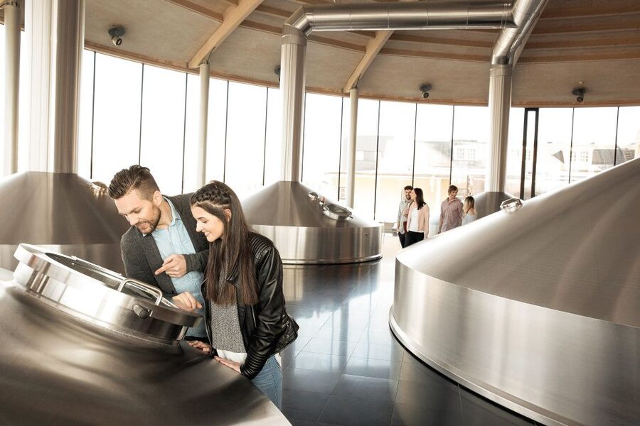 Salzburg: Stiegl Brewery Tour with Beer Tasting - Enter the brewhouse and fermentation cellar