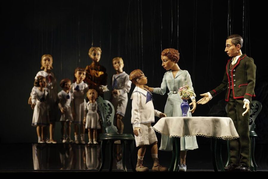 Salzburg: The Sound of Music at Marionette Theater Ticket - What happens during the 105-minute performance