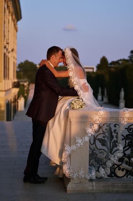 Schönbrunn Palace Private Photoshooting tour - Tips for clothing, children, and props