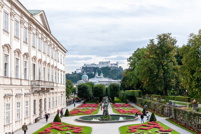 Self-Guided Tour of Salzburg: Stories, Photo Spots & Desserts - The final lift to Mönchsberg