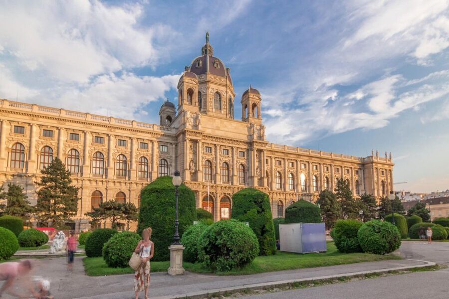 Skip-the-line Private Tour Kunsthistorisches Museum Vienna - The three-hour option with private transportation