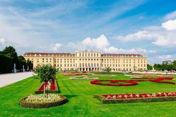 Skip-the-Line Schonbrunn Palace Guided Tour and Vienna Historical City Tour - Entering Schönbrunn without the long wait