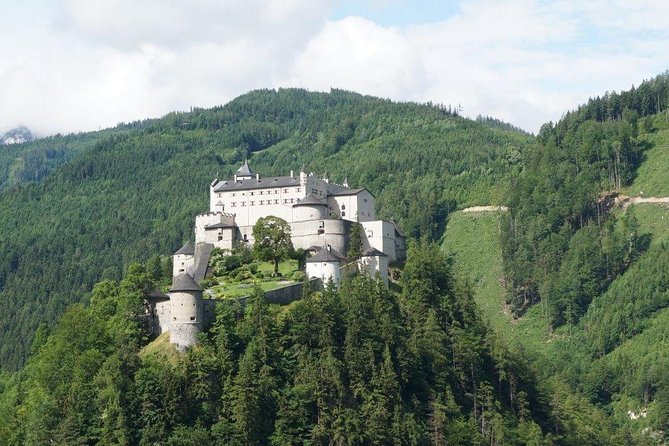 Sound of Music Private Tour including do-re-mi hiking trail - Salzburg: start with the movie in the city