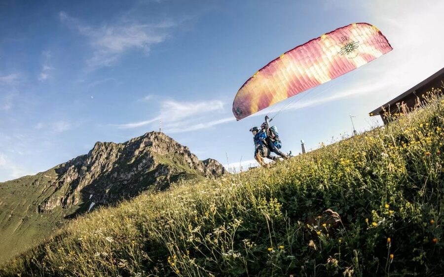 St Johann in Tirol: Tandem Paragliding - From St Johann’s gondola to the launch point