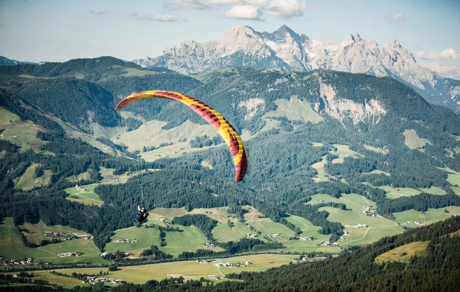 St Johann in Tirol: Tandem Paragliding - The launch and first minutes in the air