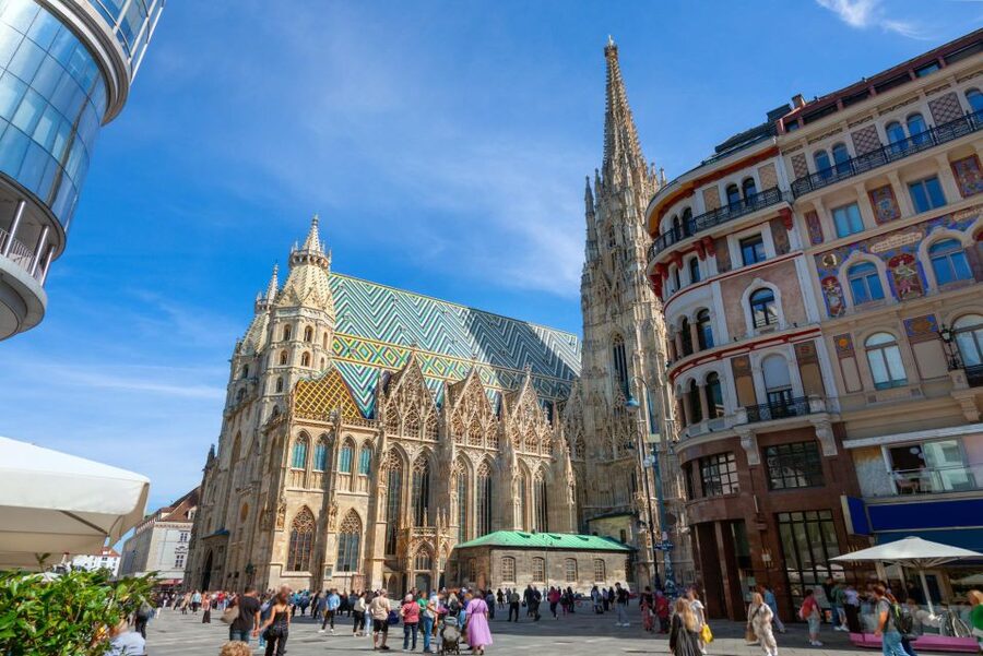 St Stephen's Cathedral Vienna Old Town Walking Tour - What the private guide adds