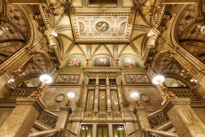 STATE OPERA - PRIVATE guided tour (tickets included) - Famous artists, from Mahler to Nureyev