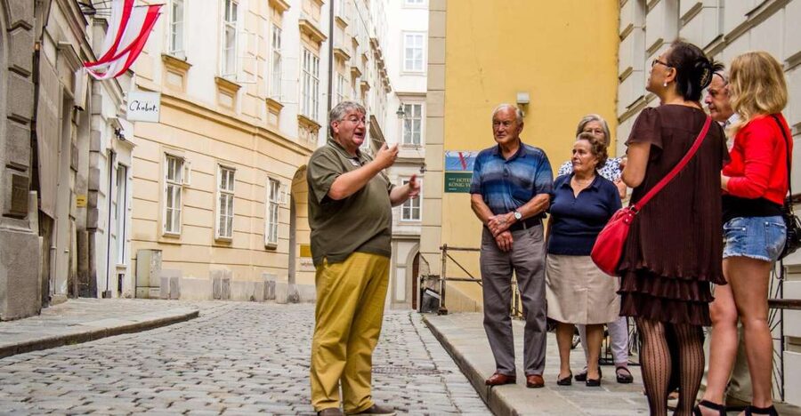 Sweet Vienna Tour: Home of Cakes and Cafe Culture - The Sachertorte argument, explained without taking sides